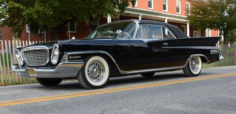 00 1961 Chrysler New Yorker (2).jpg