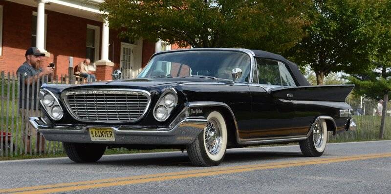 00 1961 Chrysler New Yorker (3).jpg