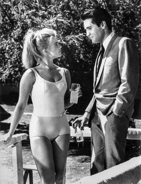 00 Ann-Margret and Elvis Presley on the set of 'Viva Las Vegas' 1964.jpg