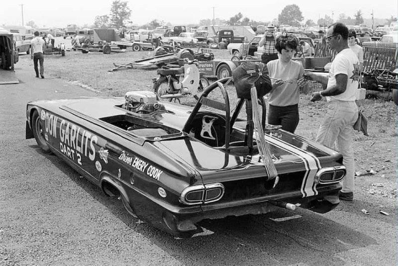 00 Don Garlits Dart 2.jpg