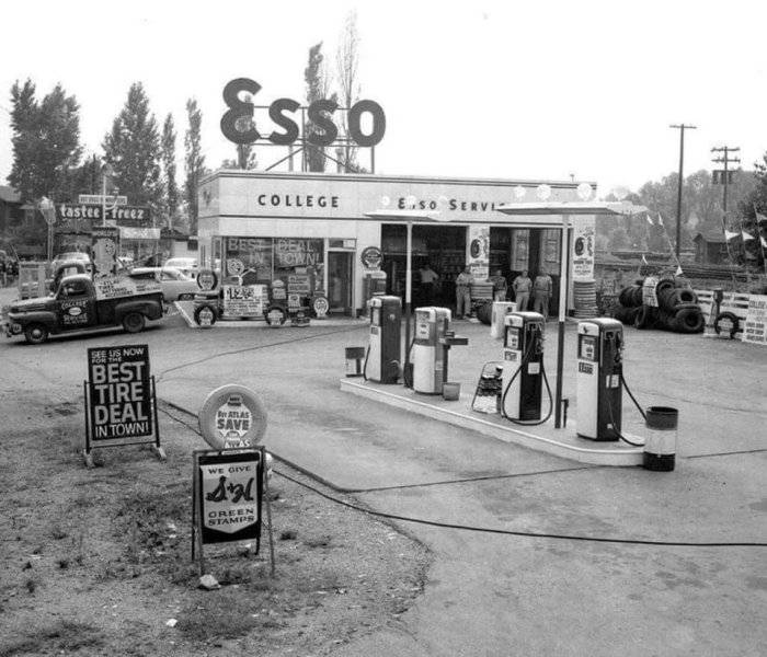 00 Service Station - Esso.jpg