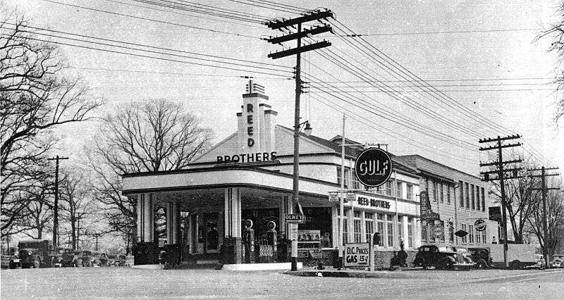 0000 Reed Brothers Dodge & Gulf Gas Station - 1936.jpg