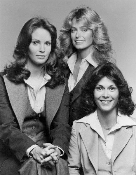 00000 Charlie's Angels -  Jaclyn Smith, Farrah Fawcett Kate Jackson (1976).jpg