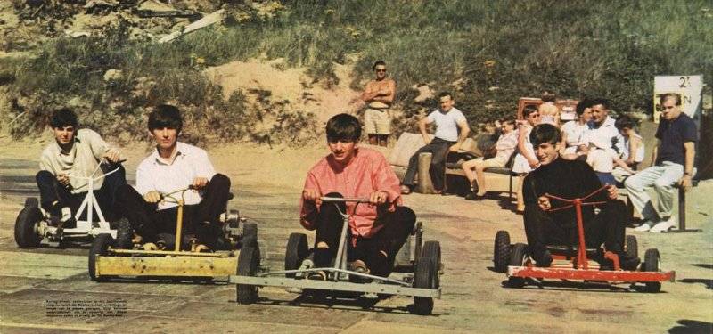 000000 ak The Beatles at Brean Beach, July 1963.jpg