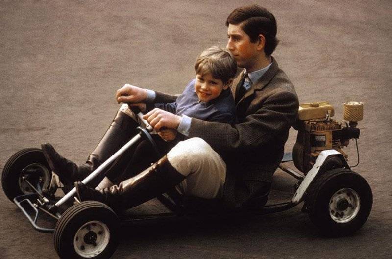 000000 am Prince Charles & Prince Edward 1969.jpg