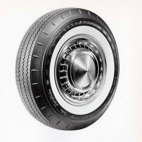 01 B&W 1961 Dodge Goodyear super cushion.jpg