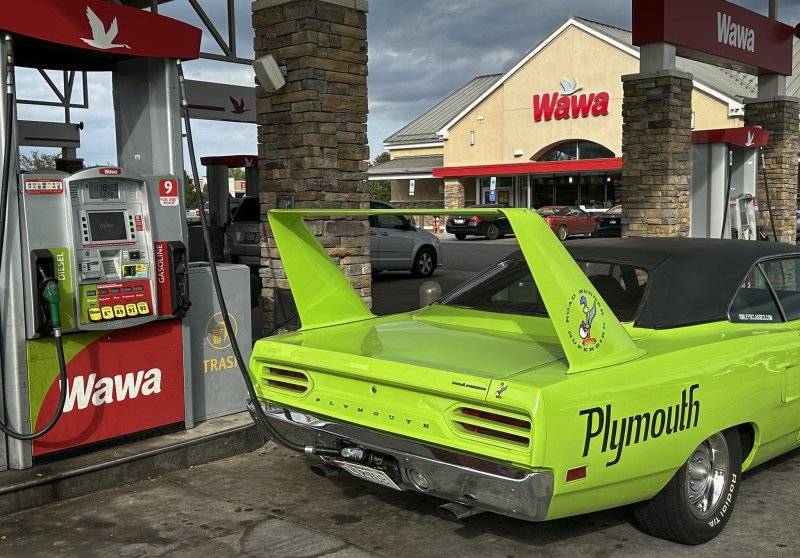 02 '70 Plymouth Road Runner Superbird (44).jpg