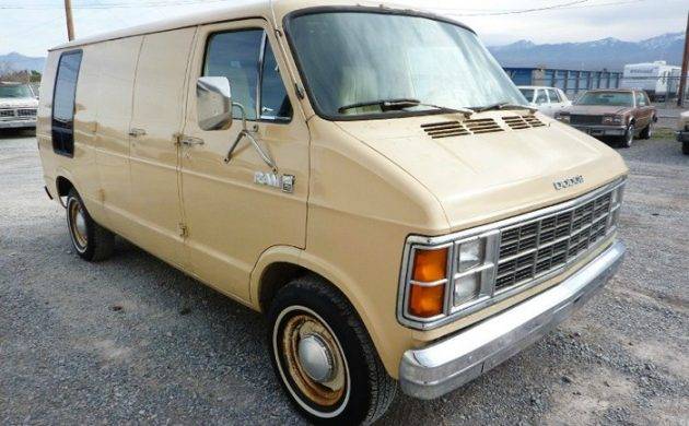 040419-1981-Dodge-B250-Ram-van-2-e1554413148899-630x390.jpg