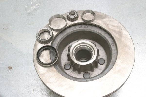 05-1971-dodge-challenger-brake-rotor-hub-bearings.jpg