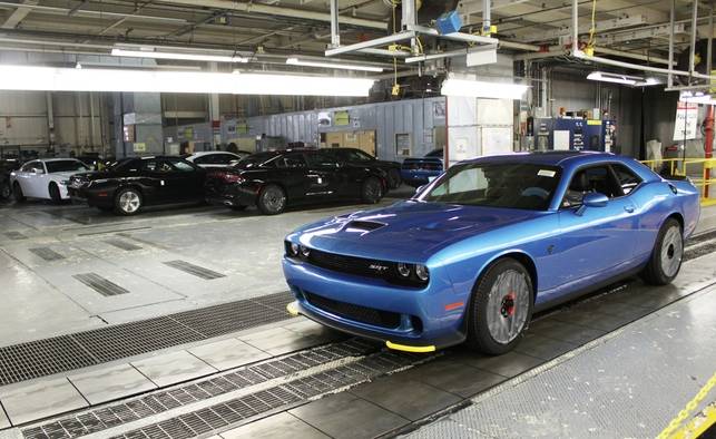 08_Brampton-Assembly-Plant-Factory-FCA-Chrysler-Hellcat-Maronese.jpg