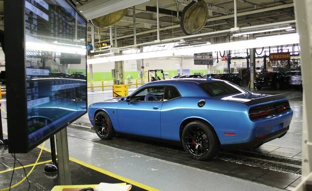 09_Brampton-Assembly-Plant-Factory-FCA-Chrysler-Hellcat-Maronese.jpg