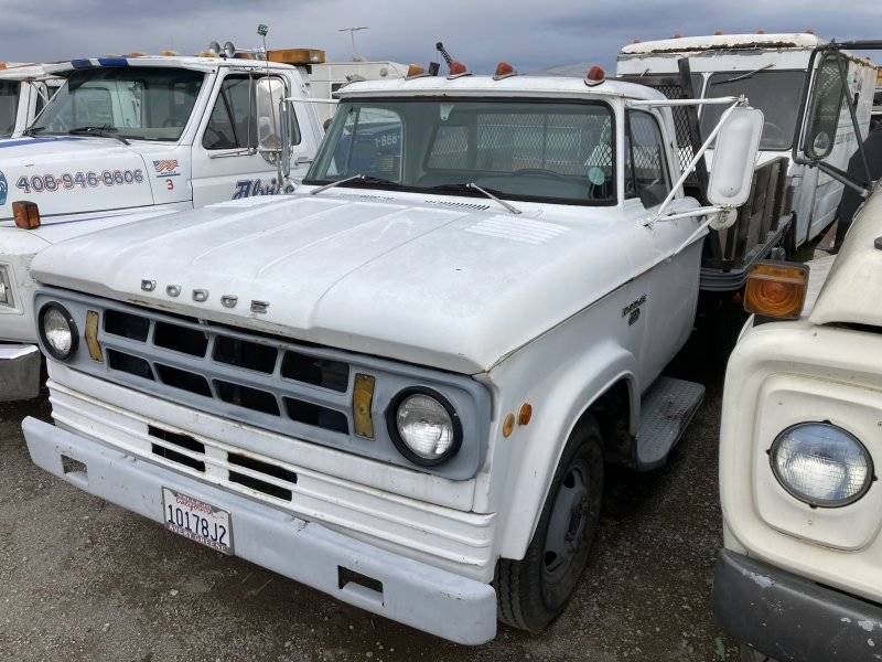 SOLD - 1968 Dodge D300 short flat bed. Runs, drives and registered ...