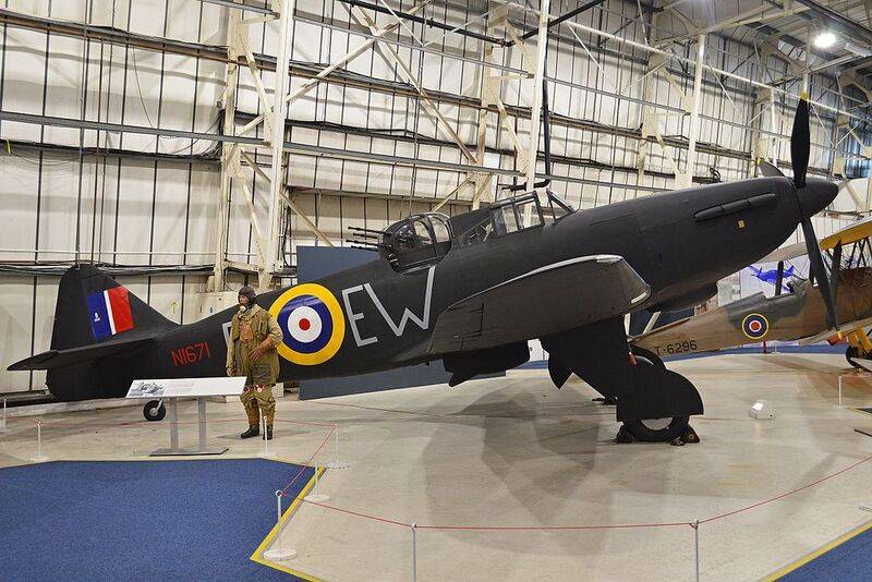 1024px-Boulton_Paul_Defiant_I_%E2%80%98N1671%E2%80%99_%2816927125759%29.jpg