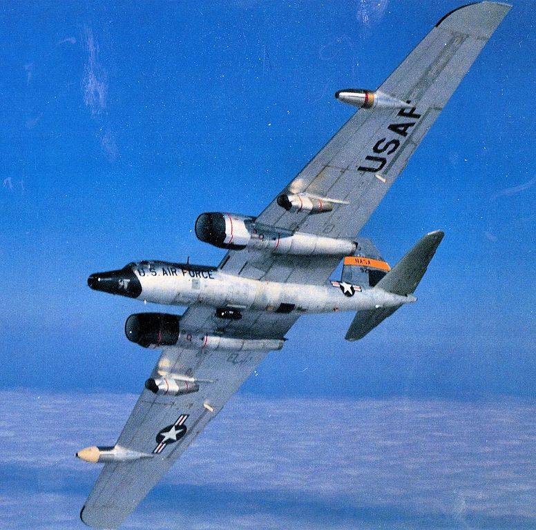 1024px-USAF_WB-57F_In_Flight.jpg