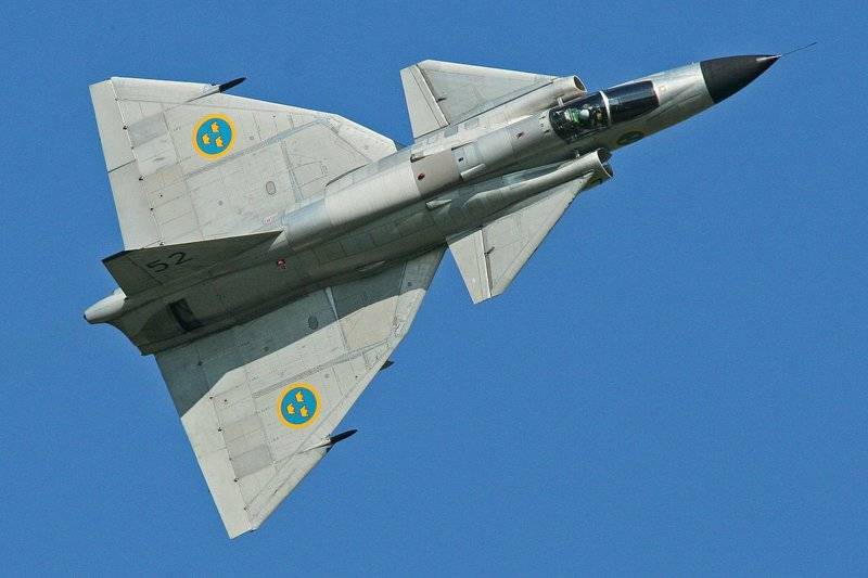 1200px-Saab_AJS-37_Viggen_37098_52_(SE-DXN)_(9256079273).jpg