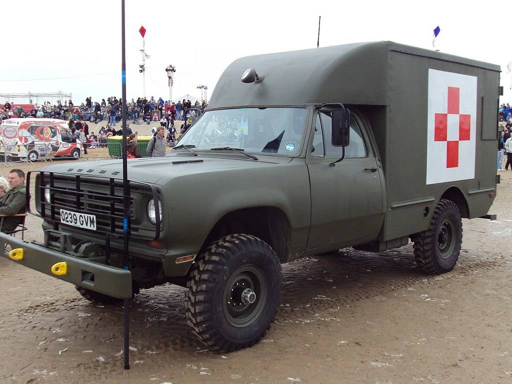 1280px-Dodge_military_ambulance%2C_Southport.jpg