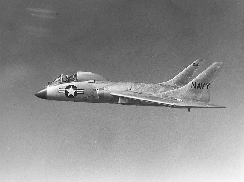 1280px-Vought_F7U-3_Cutlass_in_flight_c1955.jpg