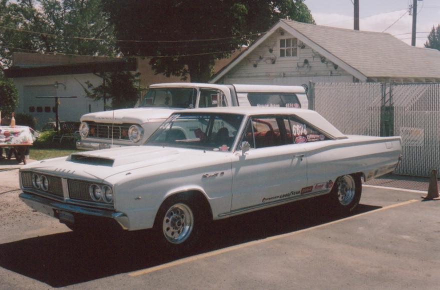 13758-1966-Dodge-Coronet.jpg