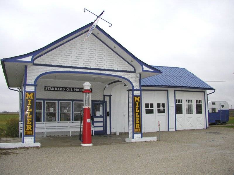 1932 Standard Oil Station, O'Dell, Illinois #2.JPG