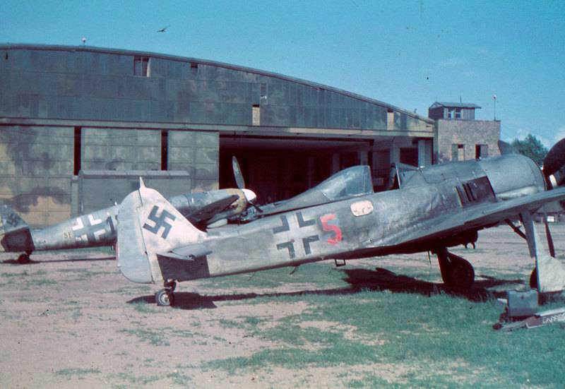 1945-PW-DUXFORD--GERMAN-FW-190-ME-109.jpg