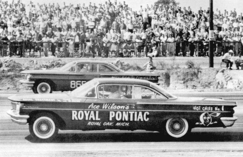 1960-Royal-Pontiac-Hot-Chief-driven-by-Jim-Wangers.jpg