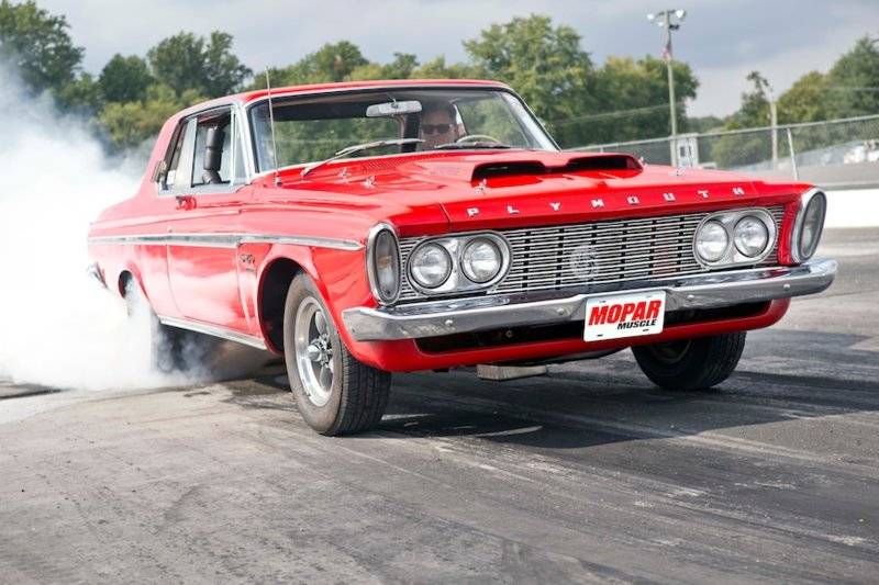 1963-plymouth-sport-fury-red-ronald-nies-burnout_5_.jpg