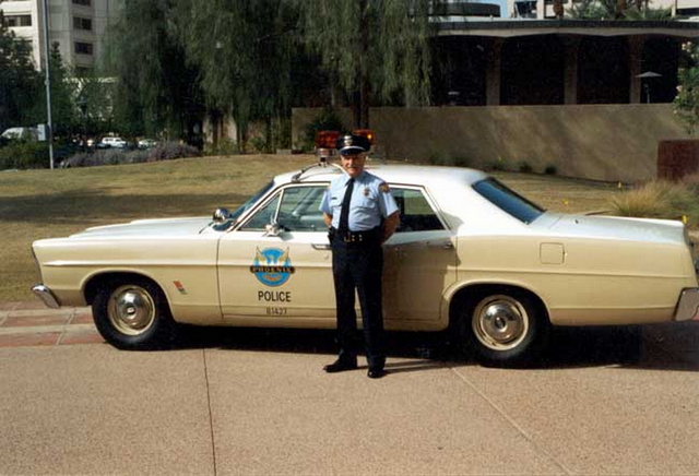 1967 Ford Galixy Police cruiser.jpg