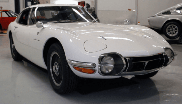 1967-Toyota-2000GT-No88-01-640x366.png