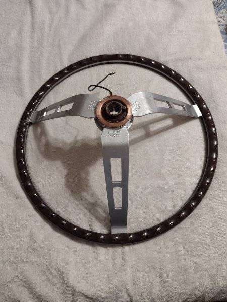 1968 -1969 Woodgrain Road Runner Steering Wheel (3).jpg