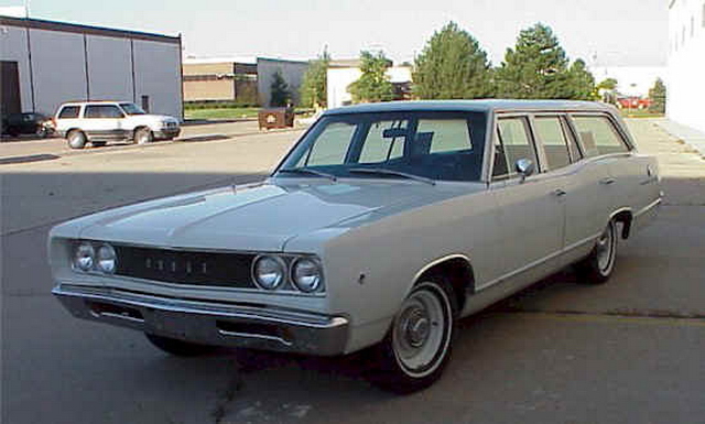 1968_Dodge_Coronet_station wagon3.jpg