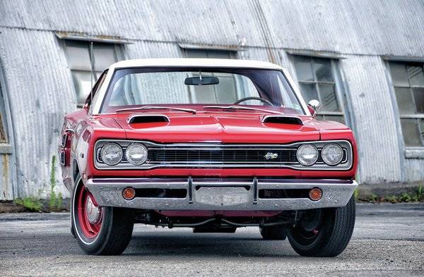 1969-dodge-super-bee-front-three-quarter.jpg