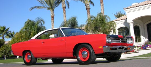 1969HEMIRoadRunner_Feature-576x255.jpg