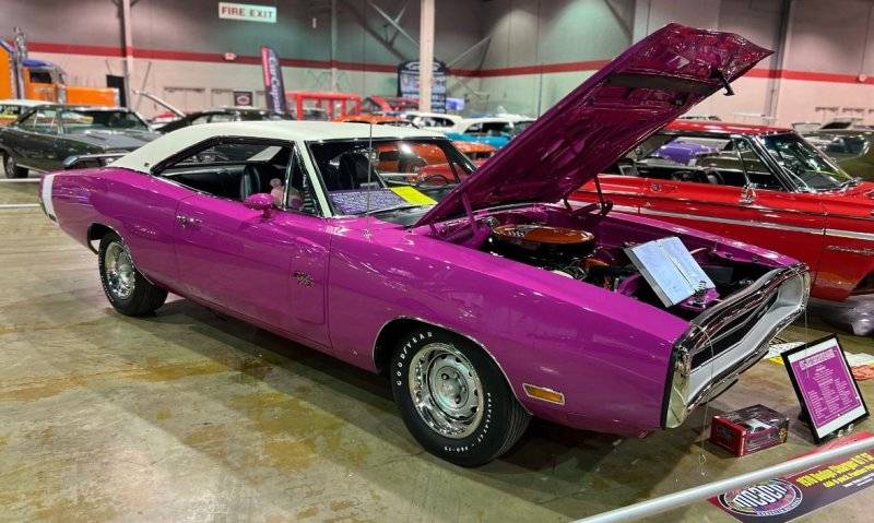 1970-charger-rt-440-six-pack-pink.jpg