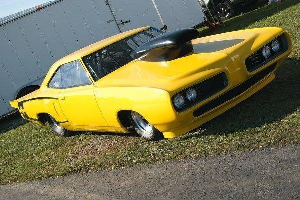 1970-Dodge-Super-Bee-yellow.jpg