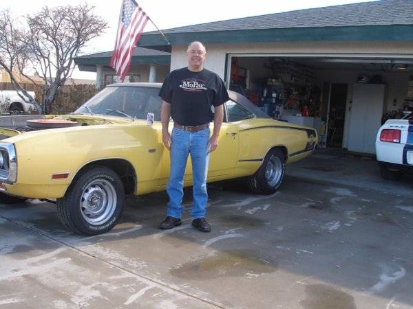 1970 Superbee with 426 Hemi.jpg