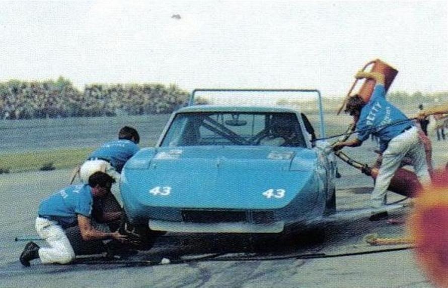 1970Washingthebirdduringarace.jpg