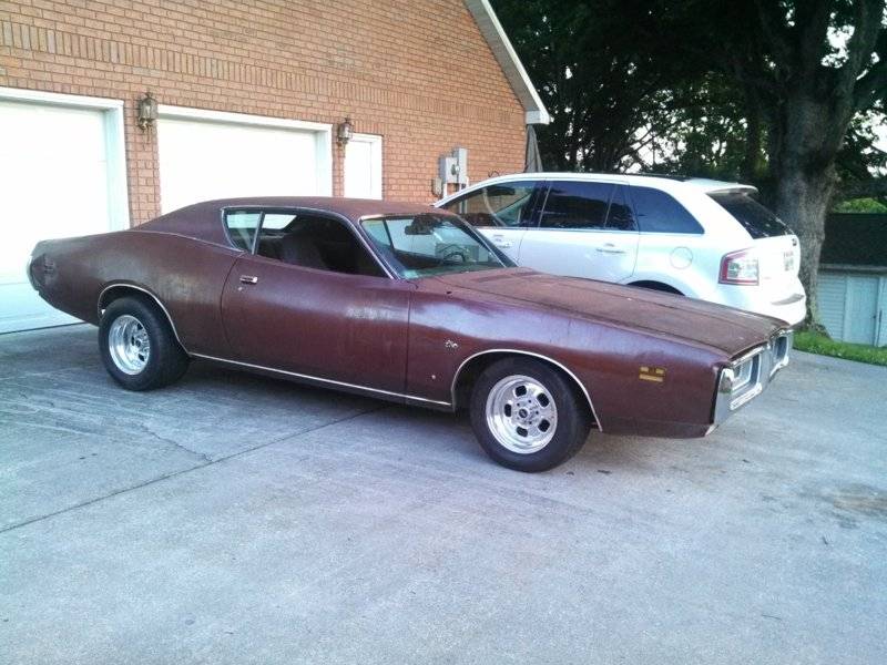 1971 Dodge Charger 500 driveway copy.JPG