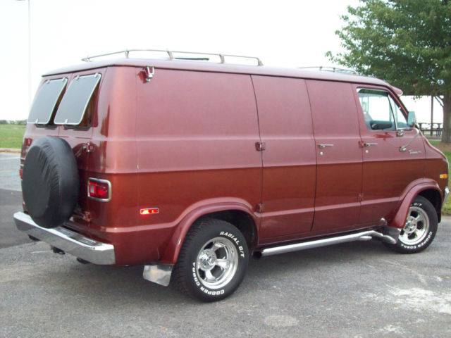 1971-dodge-van-tradesman-b200-rust-free-and-factory-paint-3.jpg