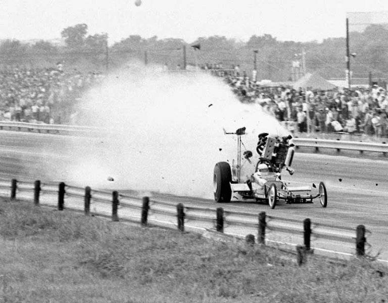 1972 tulsa ok bob dumont top fuel dragster engine explosion larry brown driving 1 copy.jpg