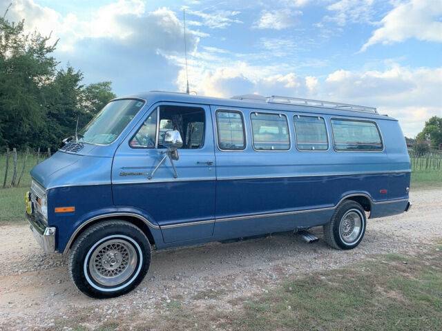 1973-dodge-b200-van-royal-sportsman-360-v8-survivor-loaded-2.jpg