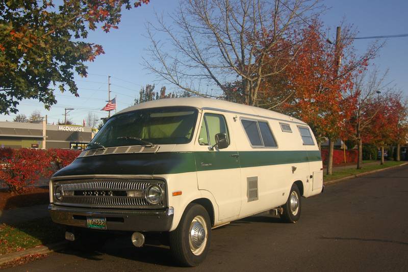 1973-Dodge-Tradesman-200-xplorer-224-custom-camper-van-conversion-v8-1.jpg