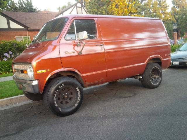 1973-dodge-tradesman-cargo-shorty-van-boogie-love-van-sportsman-g10-8.jpg