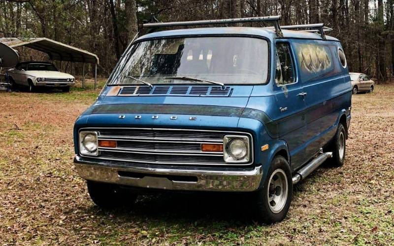 1974-Dodge-Custom-Van-1-1067x667.jpg