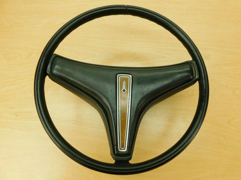 1974 plymouth steering wheel.jpg