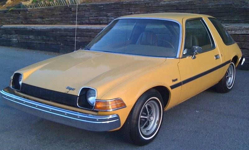 1975_AMC_Pacer_base_model_frontleftside.jpg