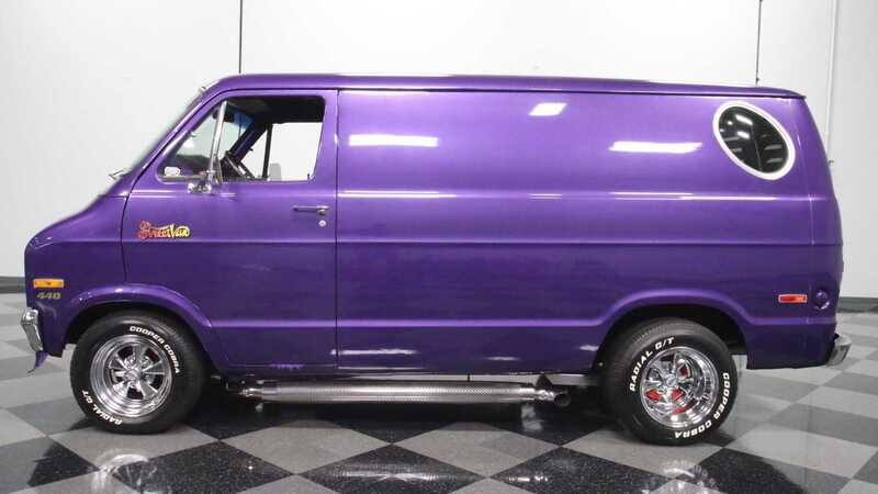 1976-dodge-b-100-crazy-van-will-put-you-in-a-purple-haze.jpg