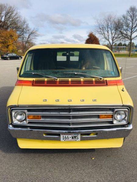 1976-dodge-b200-street-van-440-powered-custom-76-tradesman-mopar-7.jpg