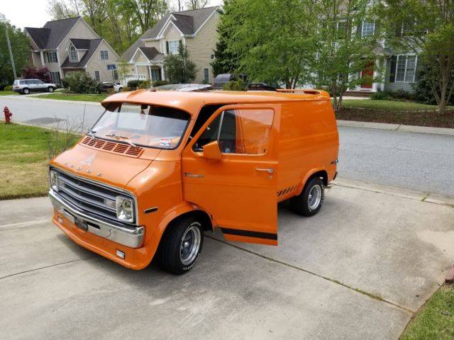 1976-dodge-tradesman-b100-van-11.jpg