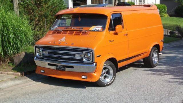 1976-dodge-tradesman-b100-van-3.jpg