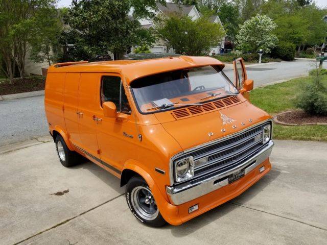 1976-dodge-tradesman-b100-van-4.jpg